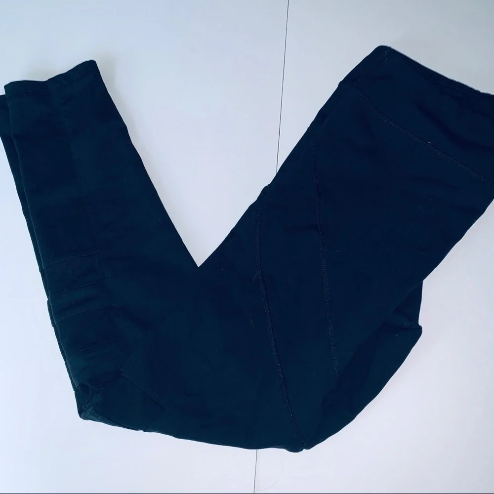Abs mesh cut out athletic leggings size large